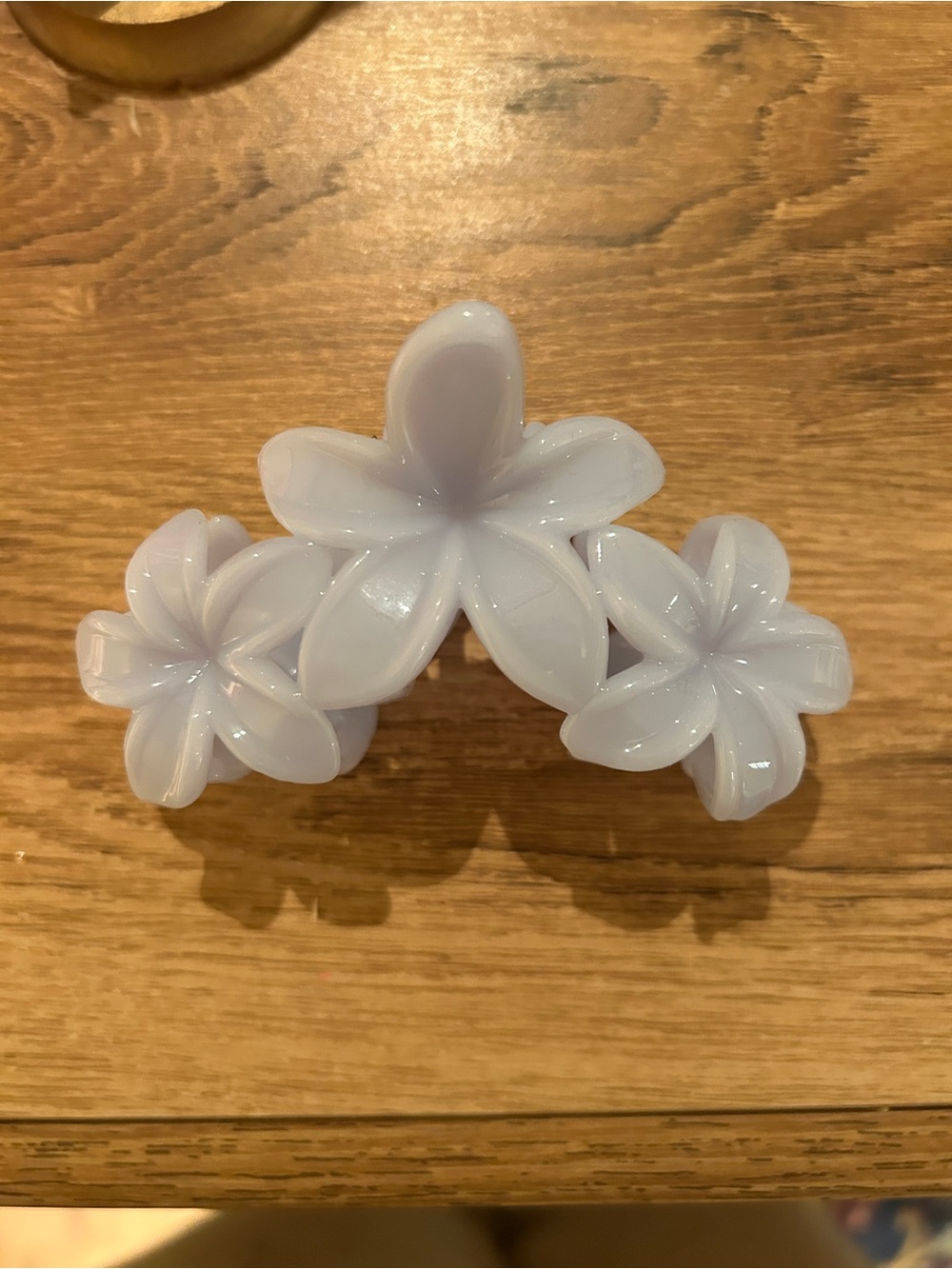 emi jay miss superbloom flower claw clip in blue